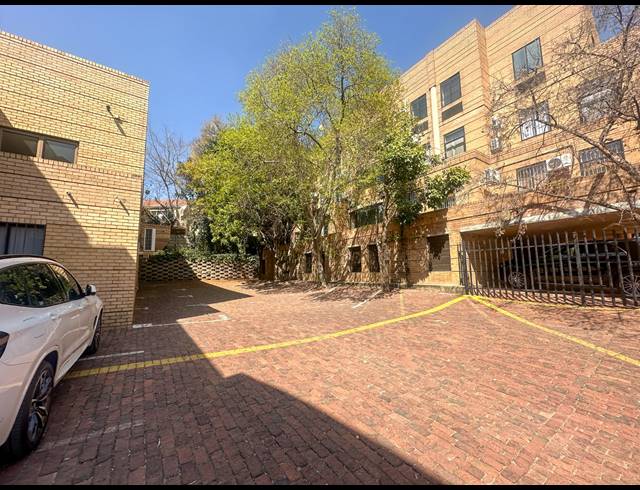 2,000M² OFFICE TO LET IN BEDFORDVIEW